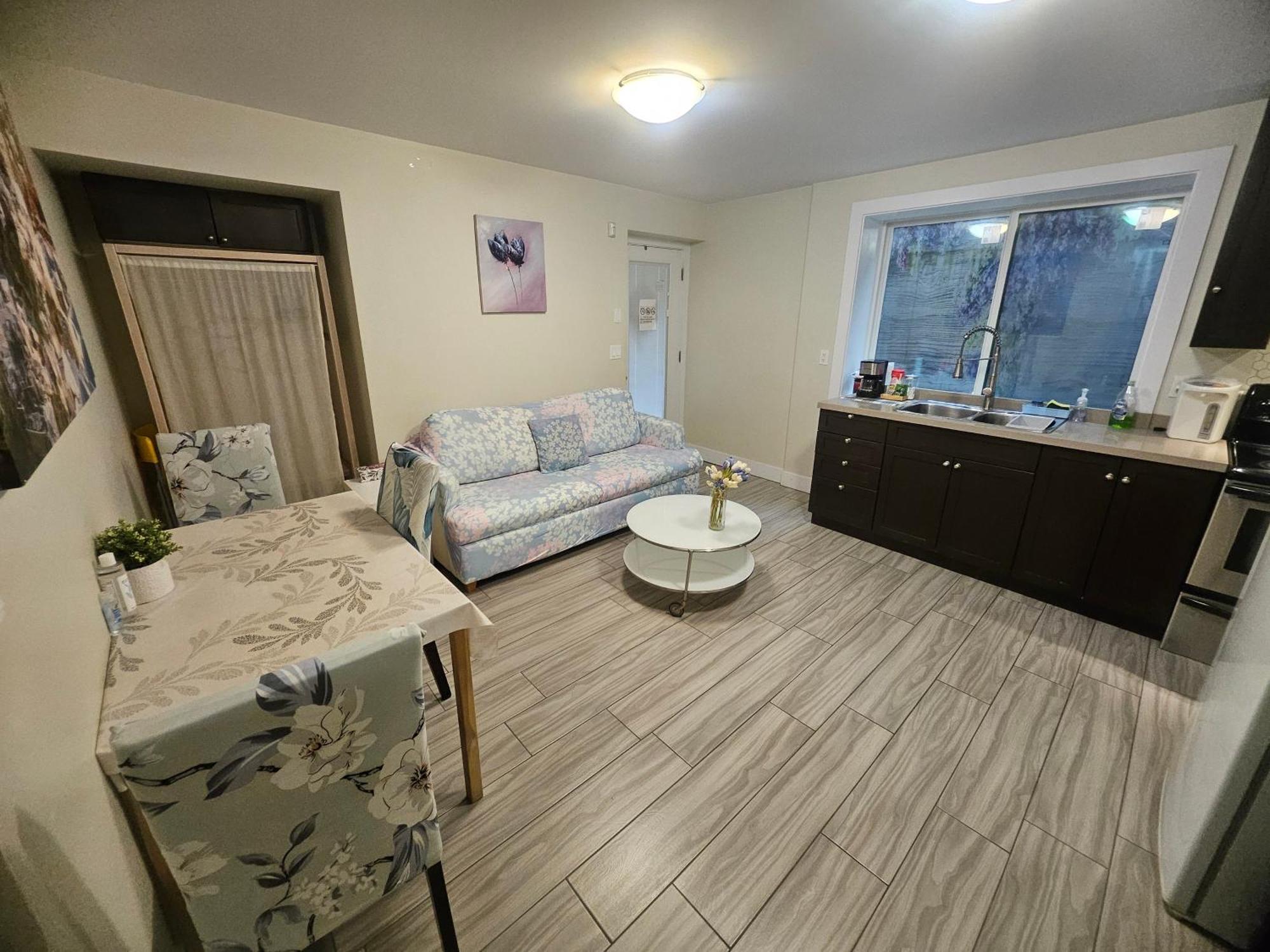 Metropolis Metrotown Area Lovely Place 2 Or 1 Bedrooms Suite 뉴웨스트민스터 외부 사진